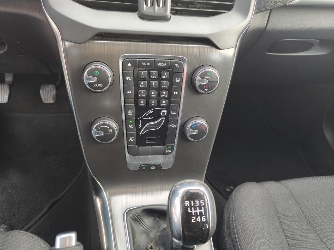 Volvo V40 D2 1.6d summum