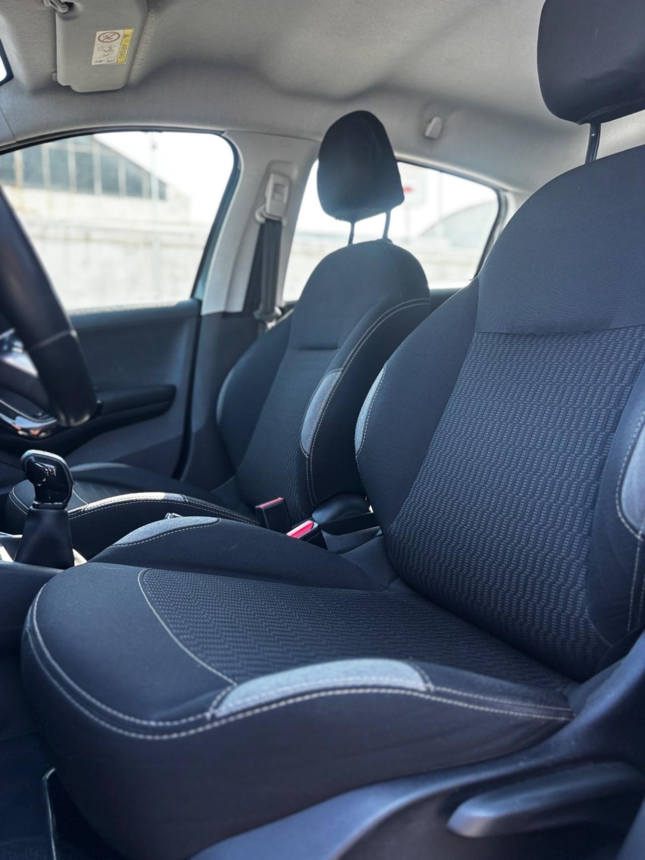 Peugeot 208 PureTech 82 5 porte Allure