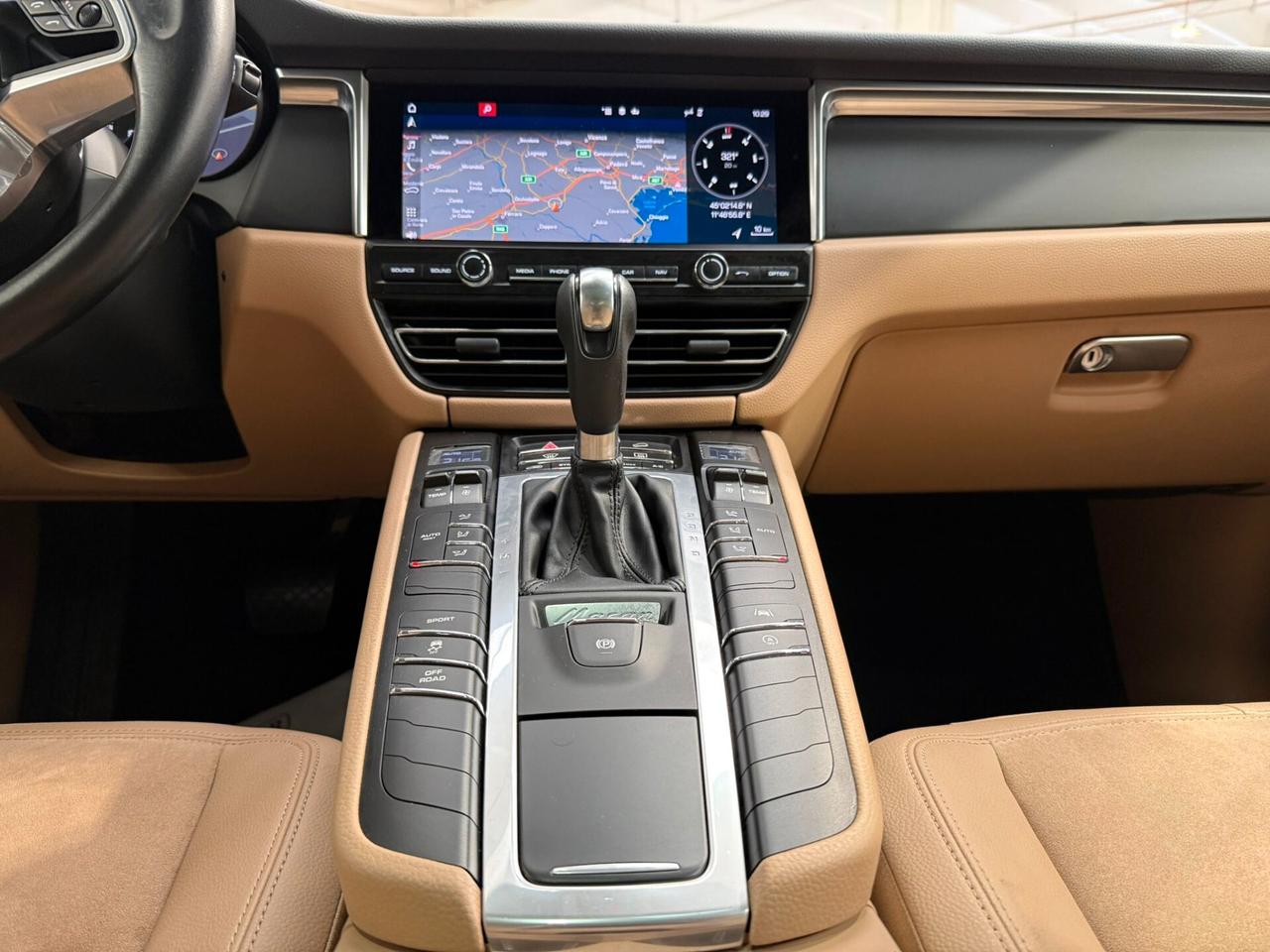 Porsche Macan 2.0 BLU MIAMI