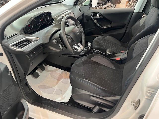 Peugeot 2008 1.2 puretech Signature s&s 82cv * 81 000 KM *