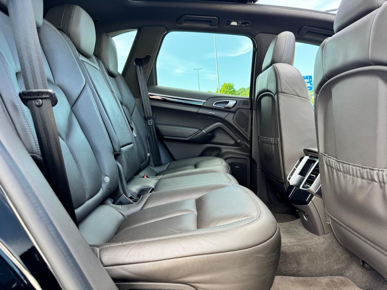 Porsche Cayenne 3.0 Diesel Platinum Edition open edition Porsche approved