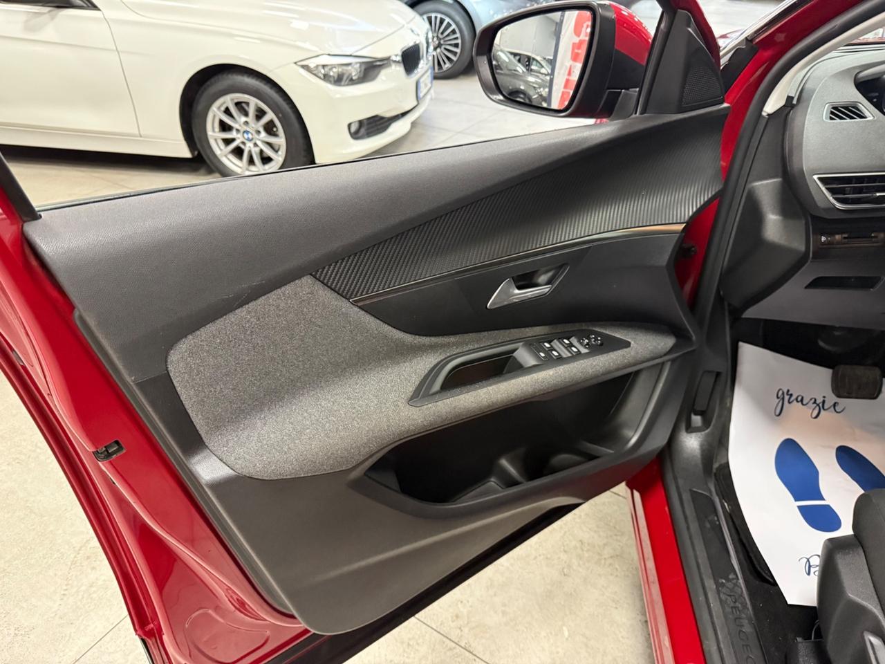 Peugeot 3008 BlueHDi 130 S&S EAT8 Allure