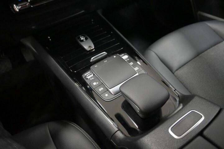 MERCEDES GLA 180D AUTOMATIC BUSINESS SOLUTION 115 CV