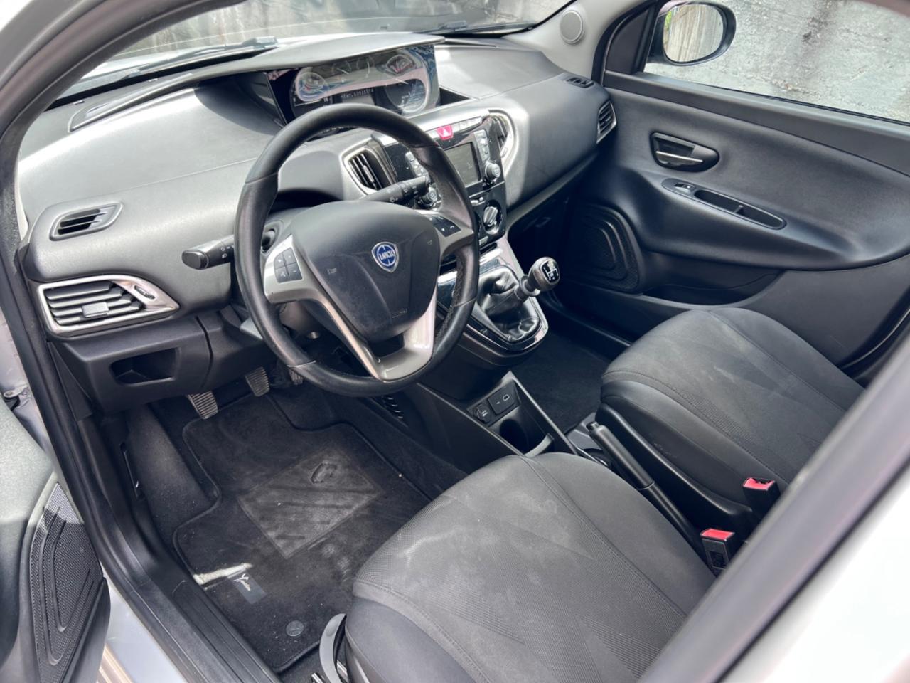 Lancia Ypsilon 1.2 69 CV 5 porte GPL Ecochic Gold