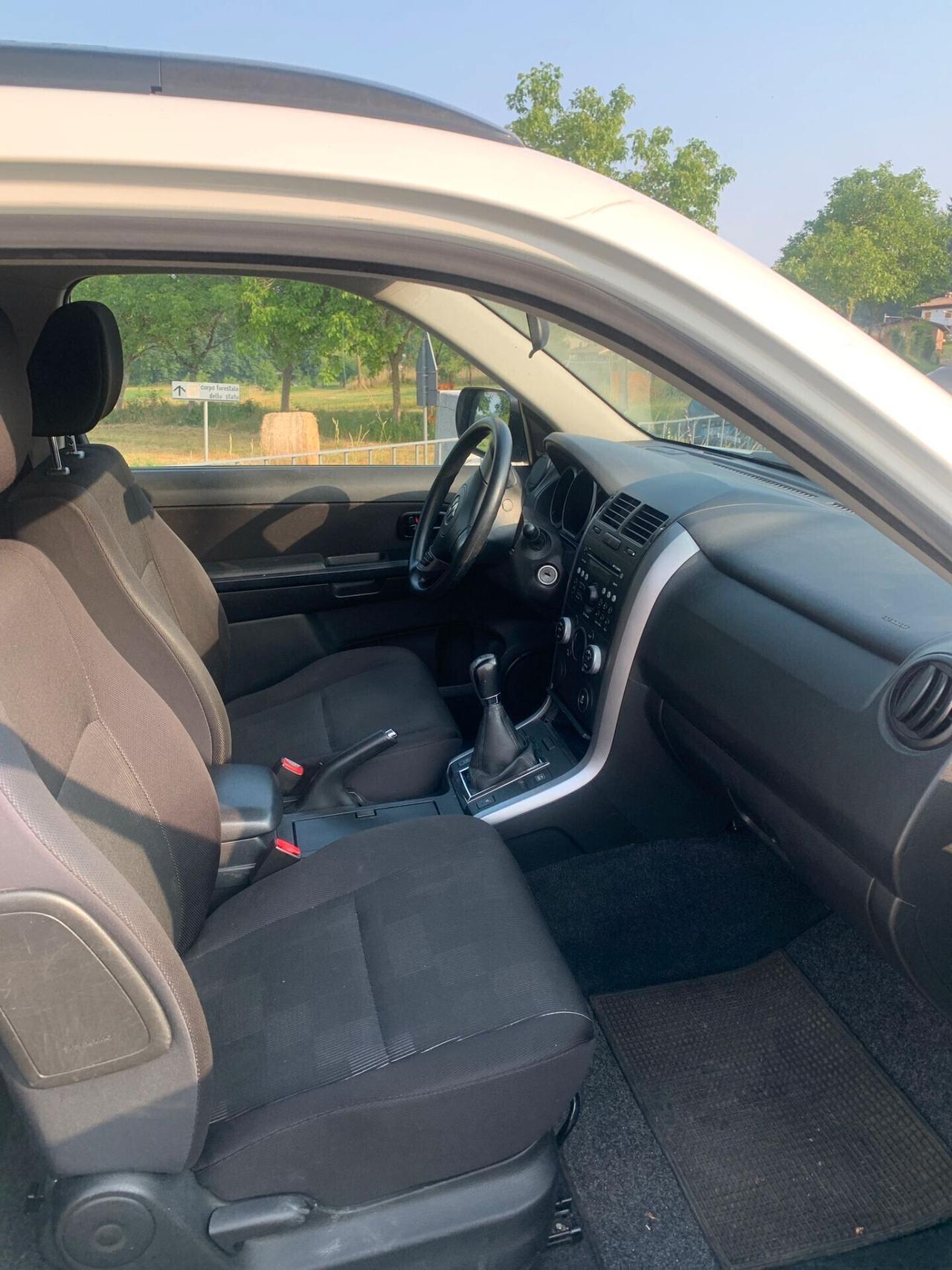 Suzuki Grand Vitara 3p 1600 cc benzina 4x4 neo patentati-bianco perlato-unico proprietario-del 2012-92000 km