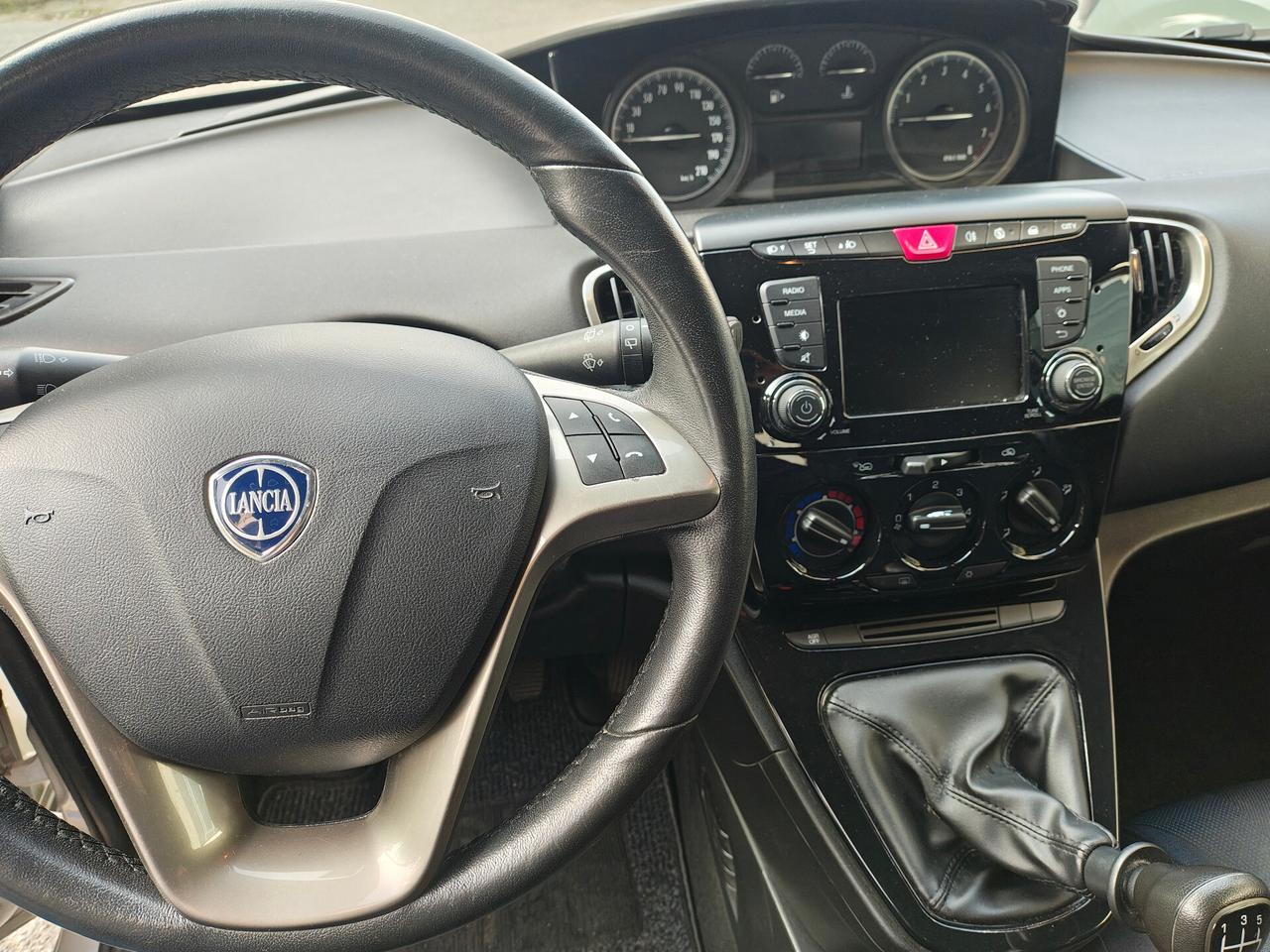 Lancia Ypsilon 1.2 69 CV 5 porte S&S Elefantino Blu