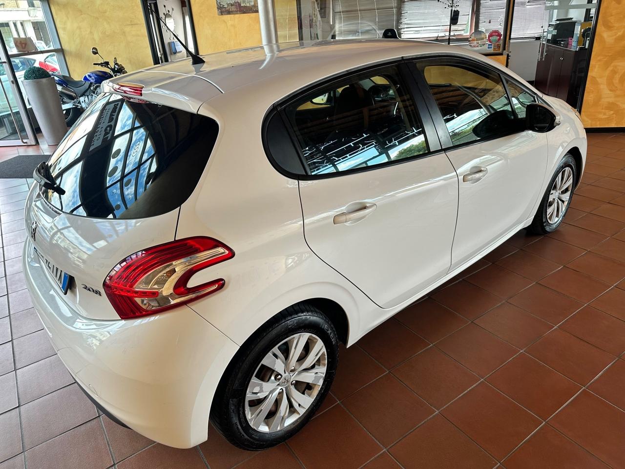 Peugeot 208 1.4 HDi 68 CV 5 porte