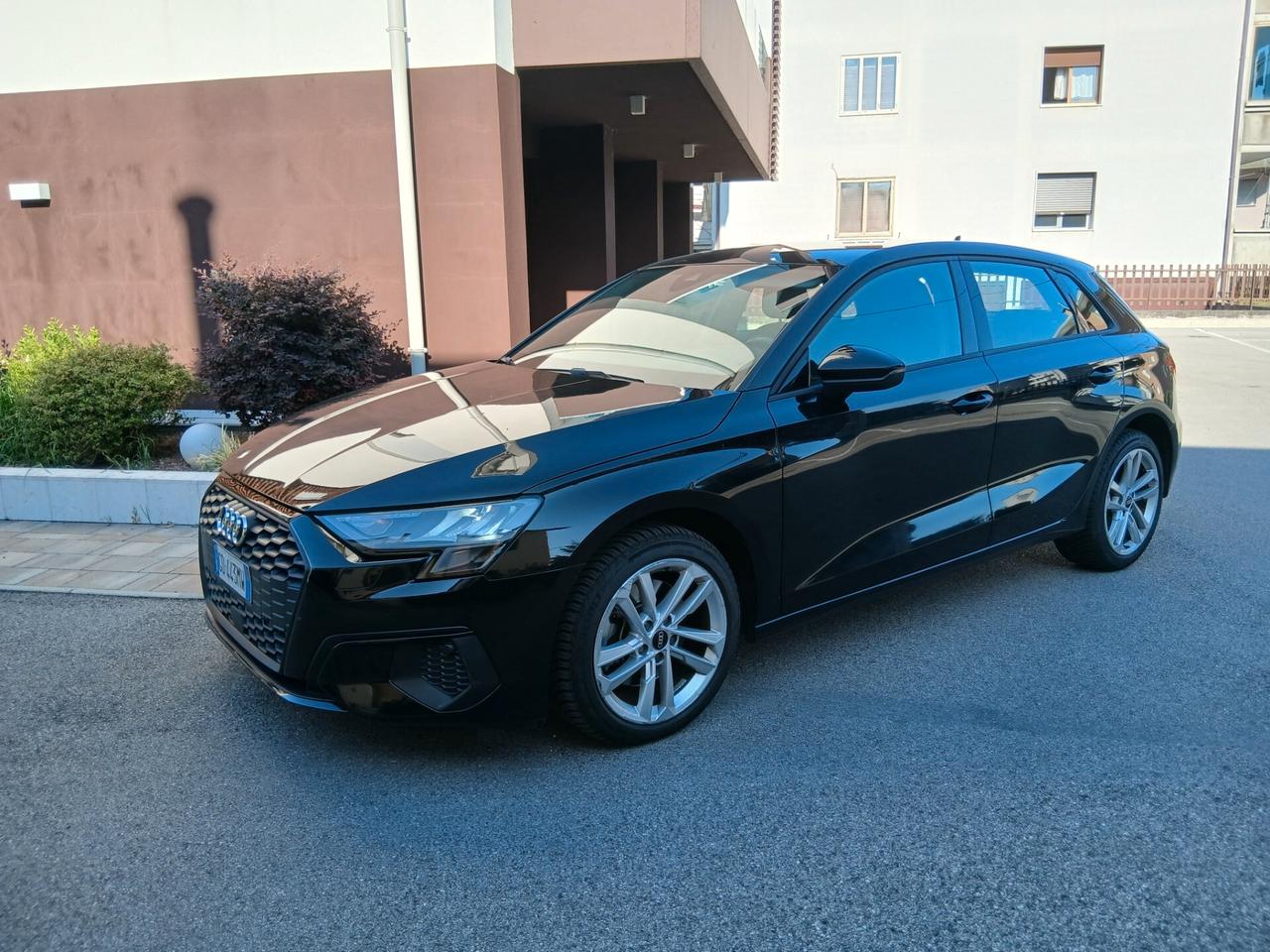 Audi A3 SPB 35 TDI S tronic Business tua a € 312 mese