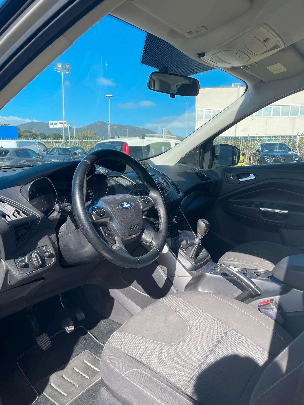 Ford Kuga 2.0 TDCI 140 CV 2WD Titanium