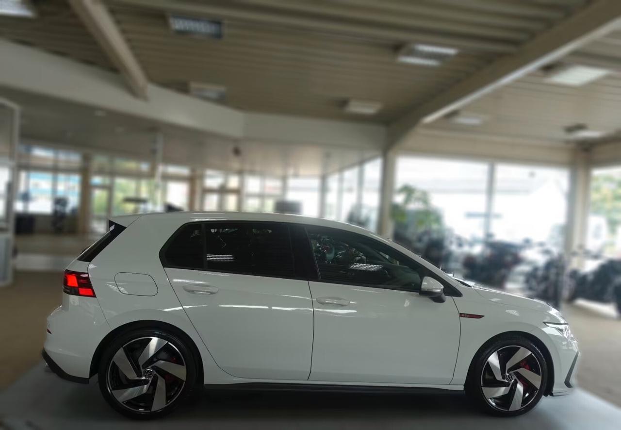 Volkswagen Golf 8 GTI 2.0 TSI DSG RETROC/FENDI/