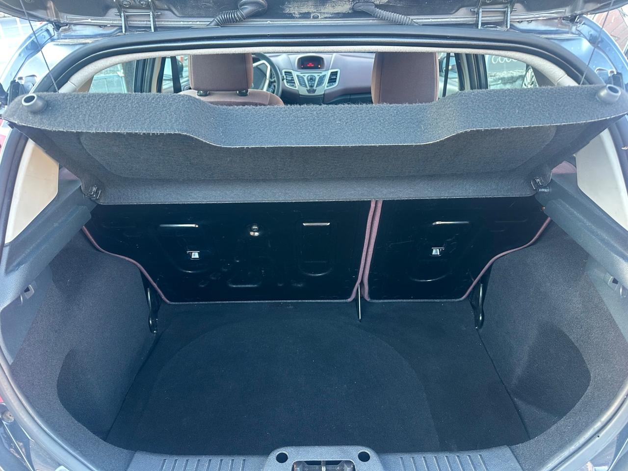 Ford Fiesta 1.4 5 porte Titanium