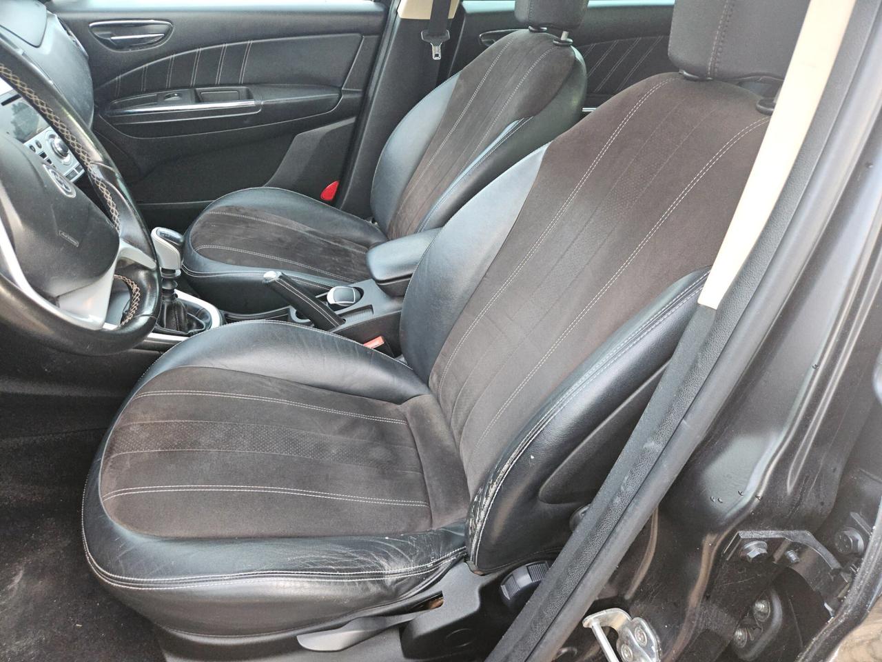 Lancia Delta 1.9 MJT Twinturbo DPF Gold