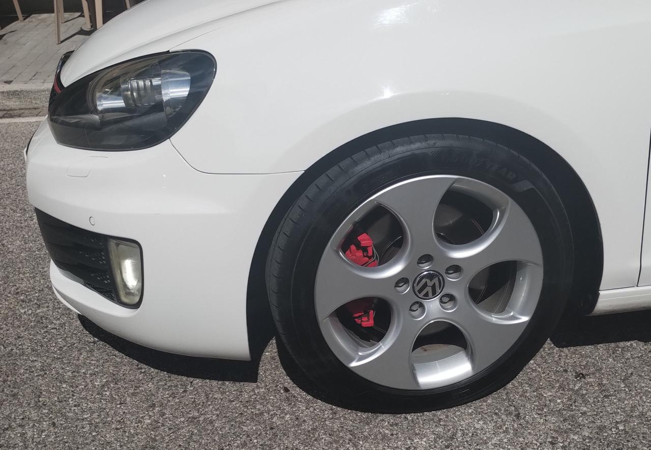 Volkswagen Golf GTI 2.0 TSI DSG 5p.