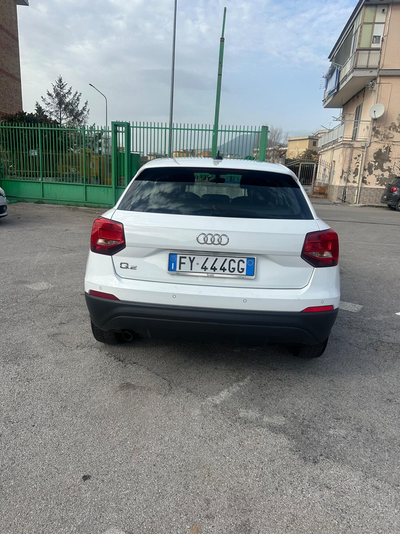 Audi Q2 30 TDI S tronic Identity Black