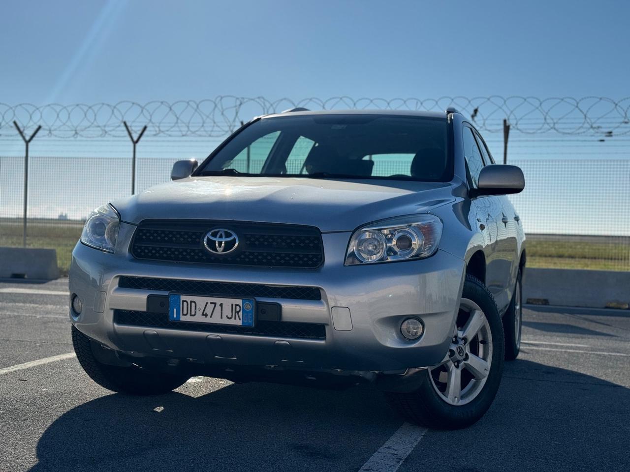 TOYOTA RAV4 2.2 D-4D 136 CV LUXURY 2006 1 PROP 12 MESI DI GARANZIA