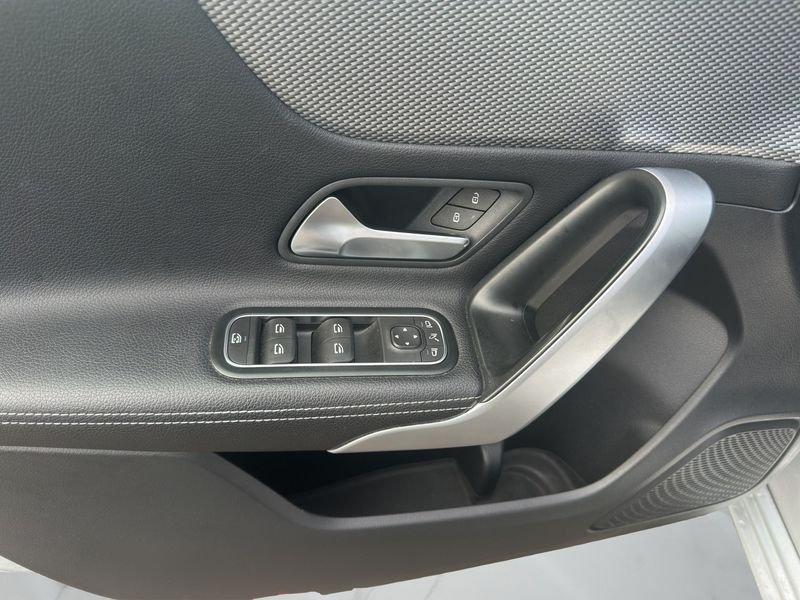 Mercedes-Benz Classe A A 180 d Sport auto