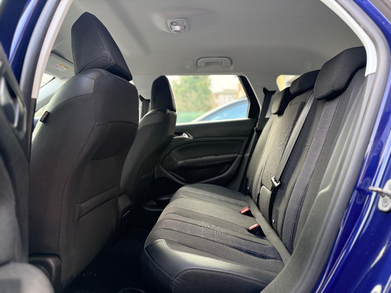 Peugeot 308 BlueHDi 130 S&S EAT8 SW Allure