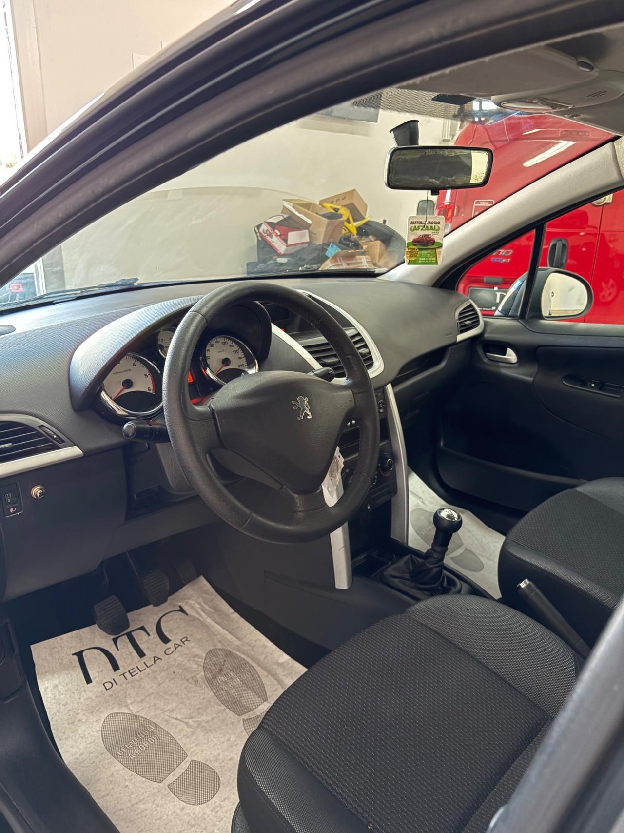 Peugeot 207 1.4 HDi 70CV 5p. Sweet Years