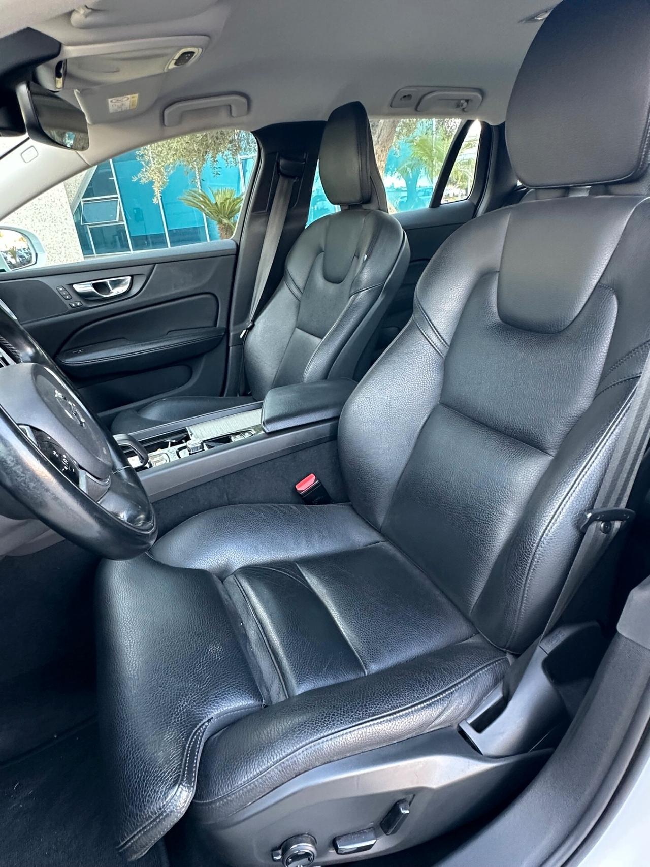 Volvo V60 Cross Country 2.0 Business offerta T-Stock prezzo imperdibile