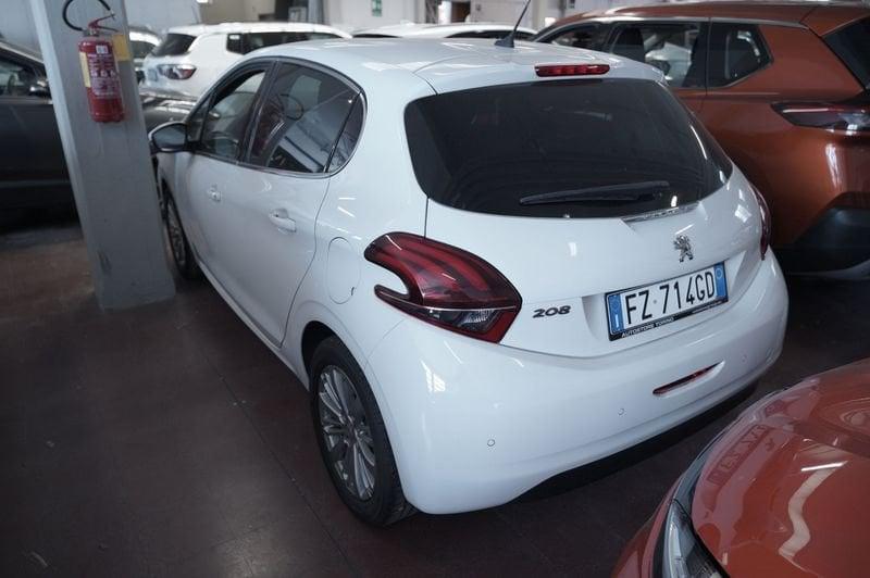 Peugeot 208 I 2015 5p 1.2 puretech Allure s&s 82cv neopatentati