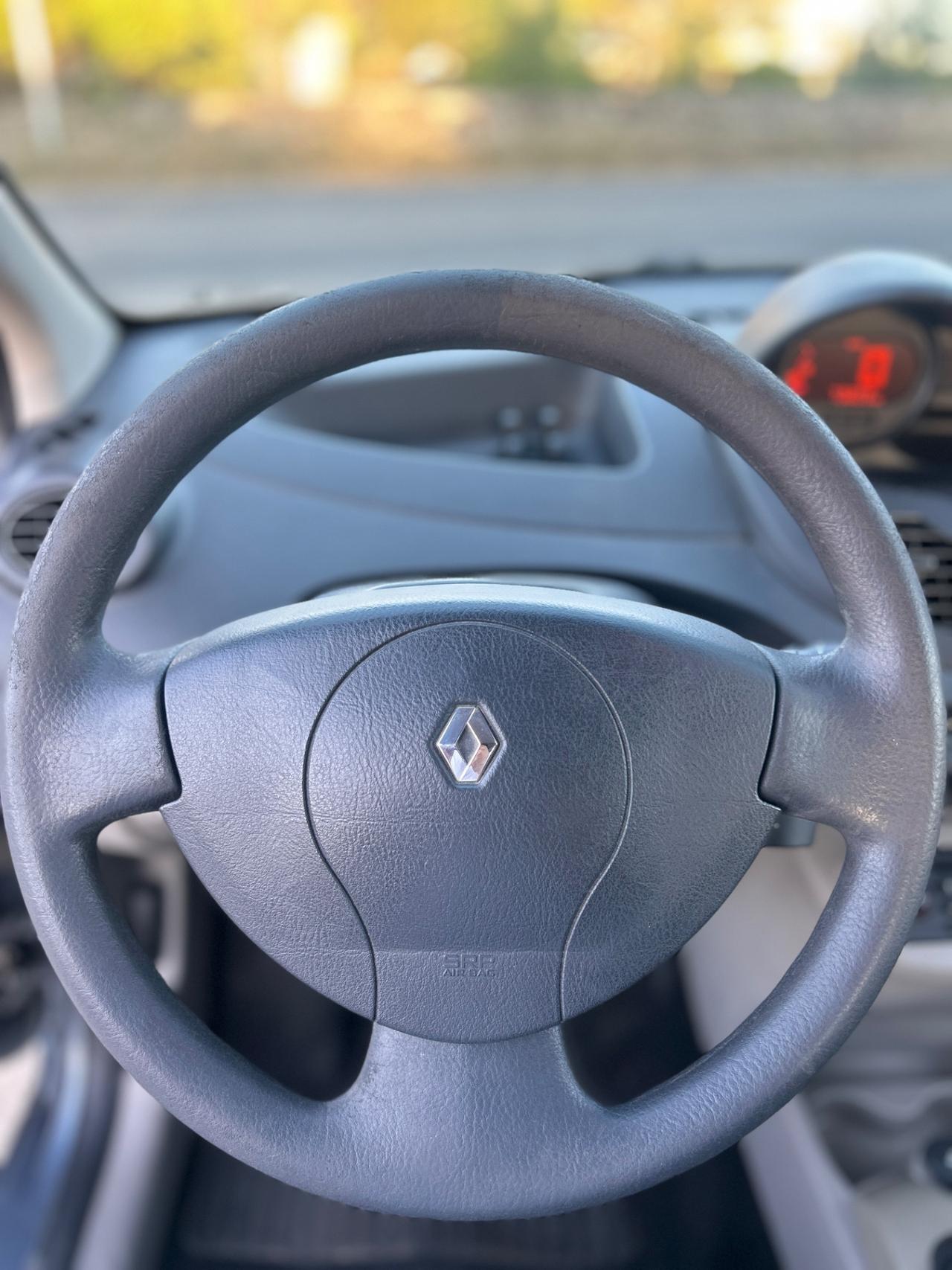 Renault Twingo 1.2 58 cv -2010 -CLIMA