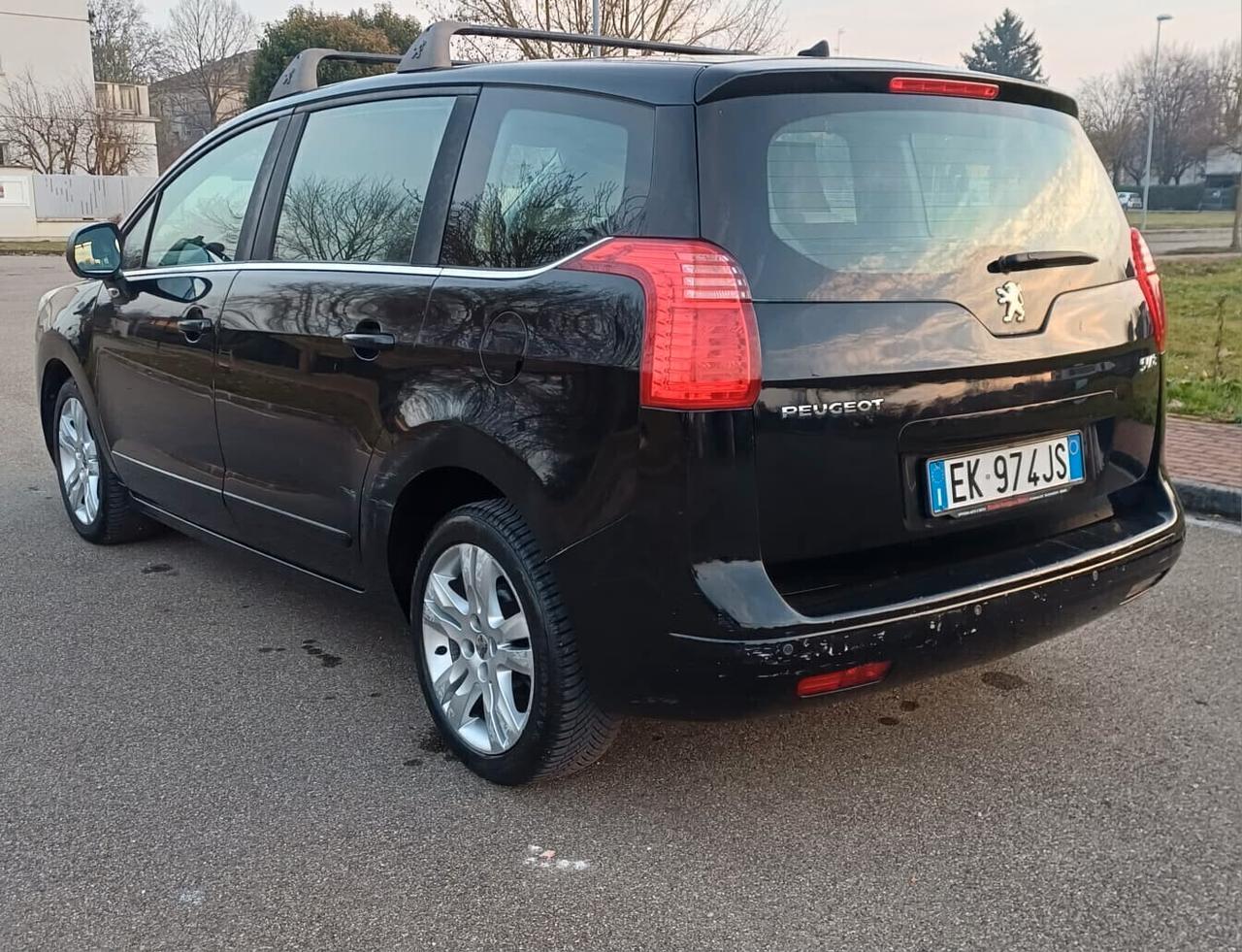 Peugeot 5008 1.6 HDi 112CV Féline