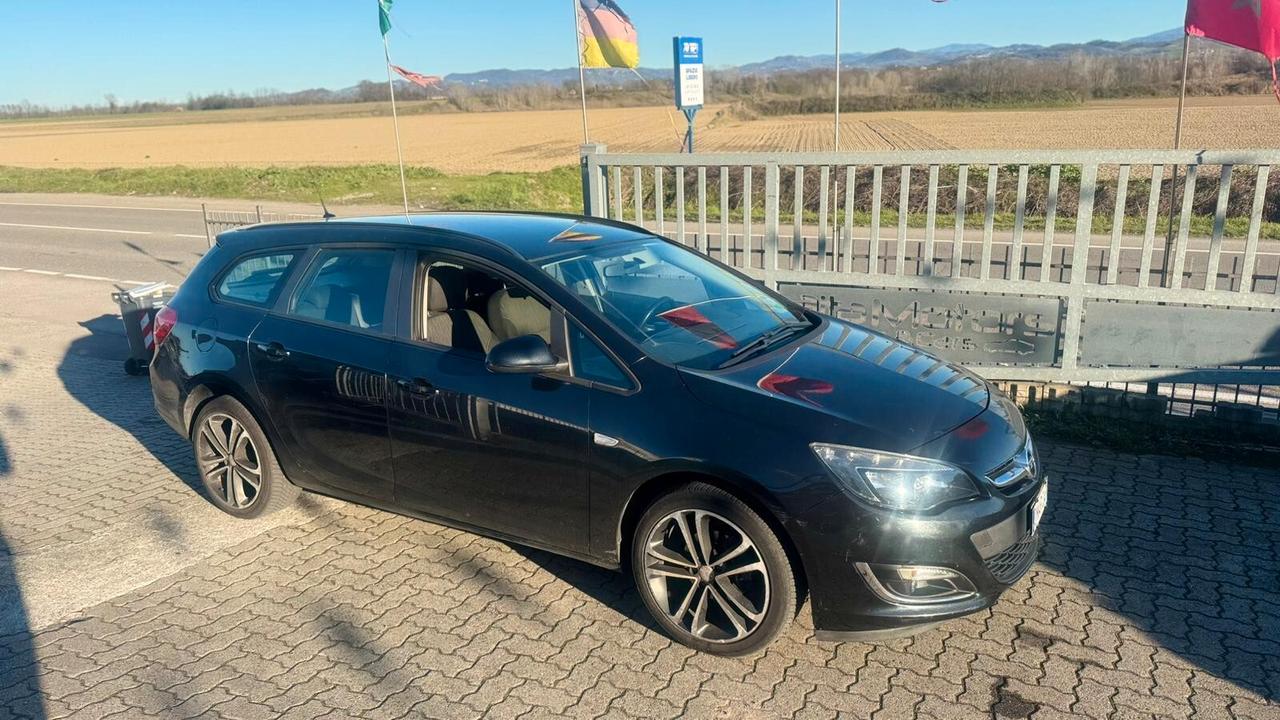 Opel Astra SW 1.4B/GPL 2013