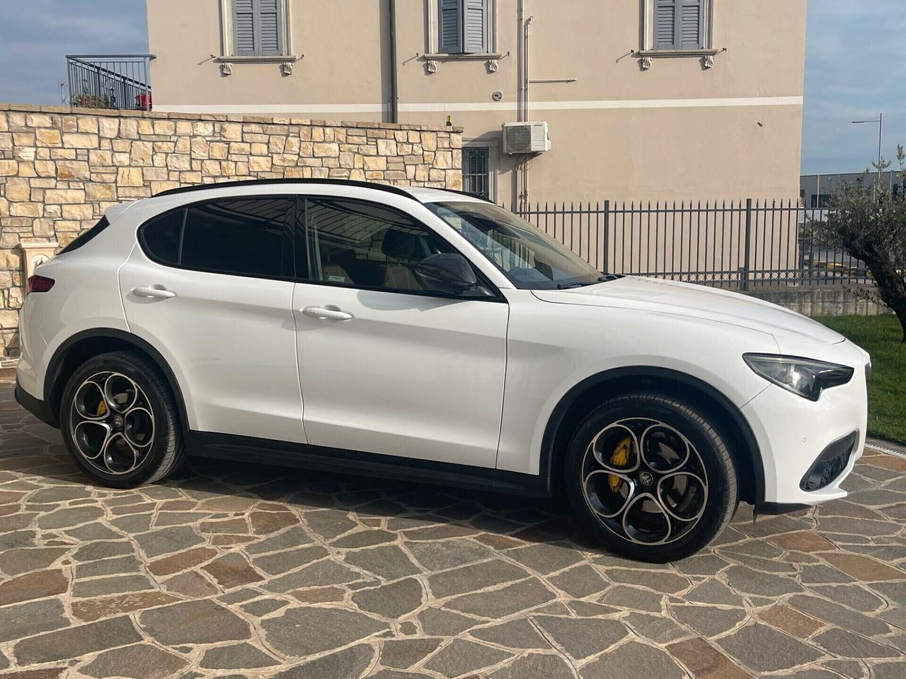 Alfa Romeo Stelvio 2.2 Turbodiesel 210 CV AT8 Q4 Executive