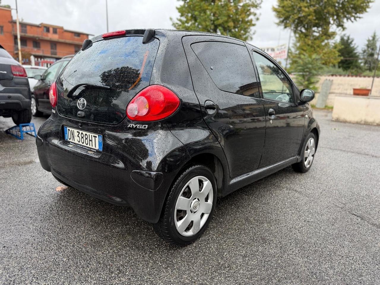 Toyota Aygo 1.0 12V VVT-i 5 porte Sol