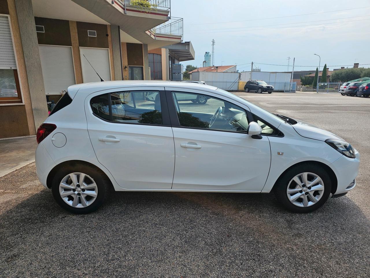 Opel Corsa 1.4 90CV GPL Tech 5 porte
