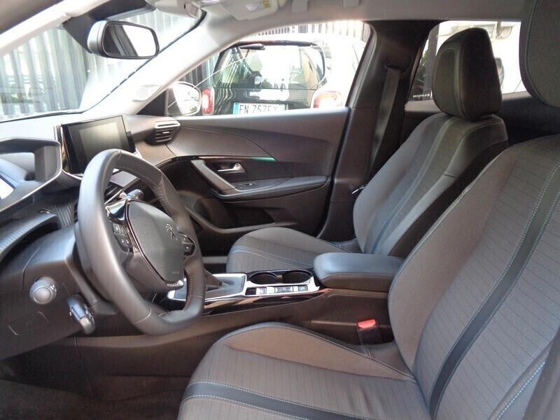 Peugeot 2008 BlueHDi 110 S&S Allure Pack