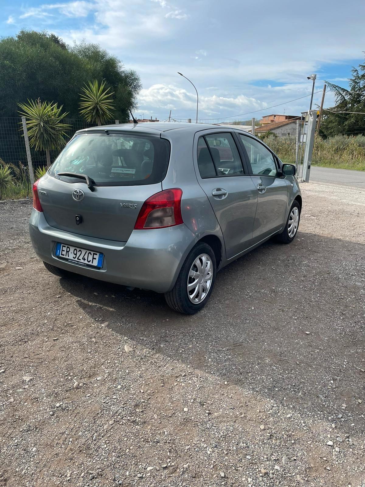 Toyota Yaris 1.3 5 porte