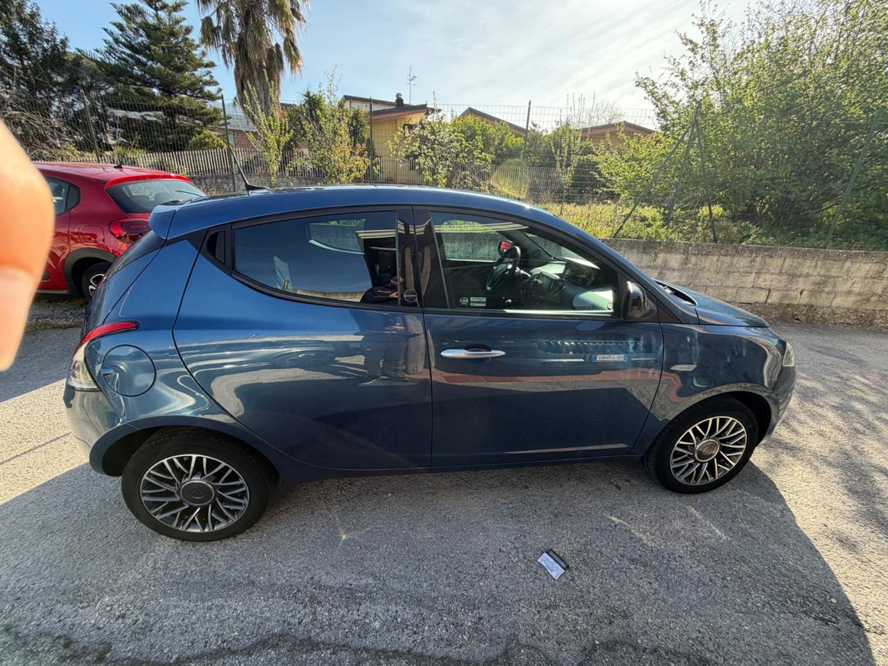 Lancia Ypsilon 1.0 FireFly 5 porte S&S Hybrid Ecochic Silver