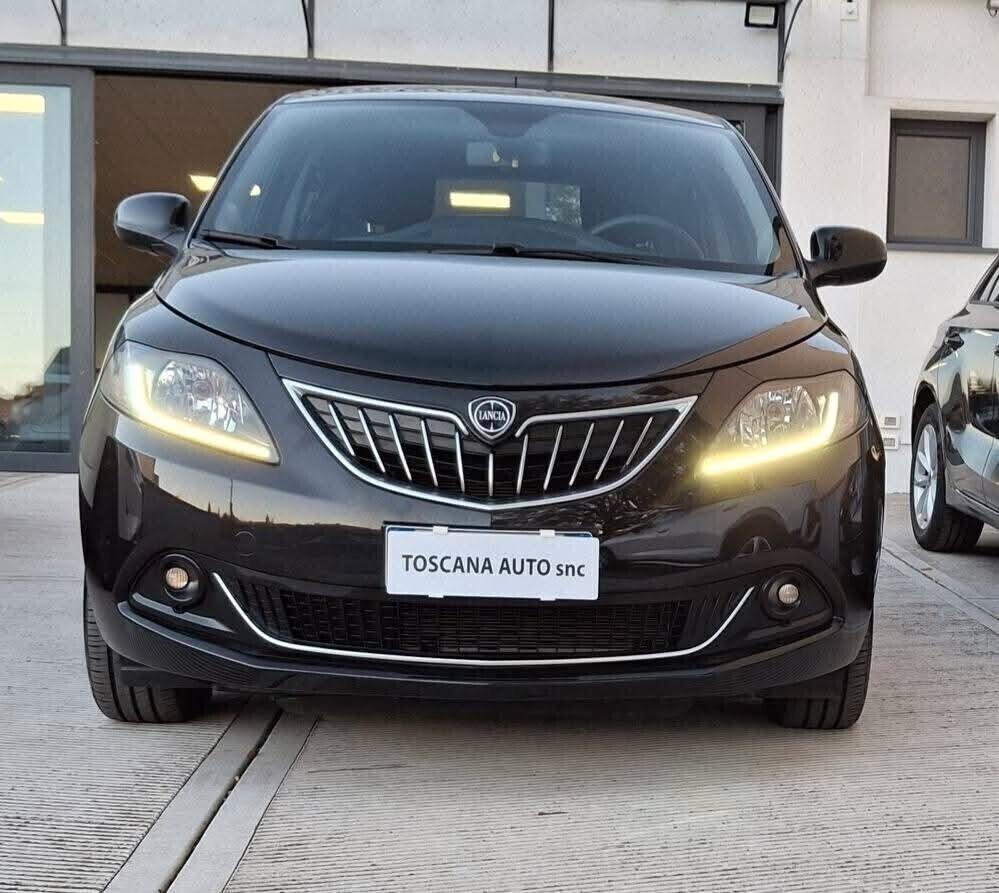 Lancia Ypsilon 1.0 hybrid gold plus full optional