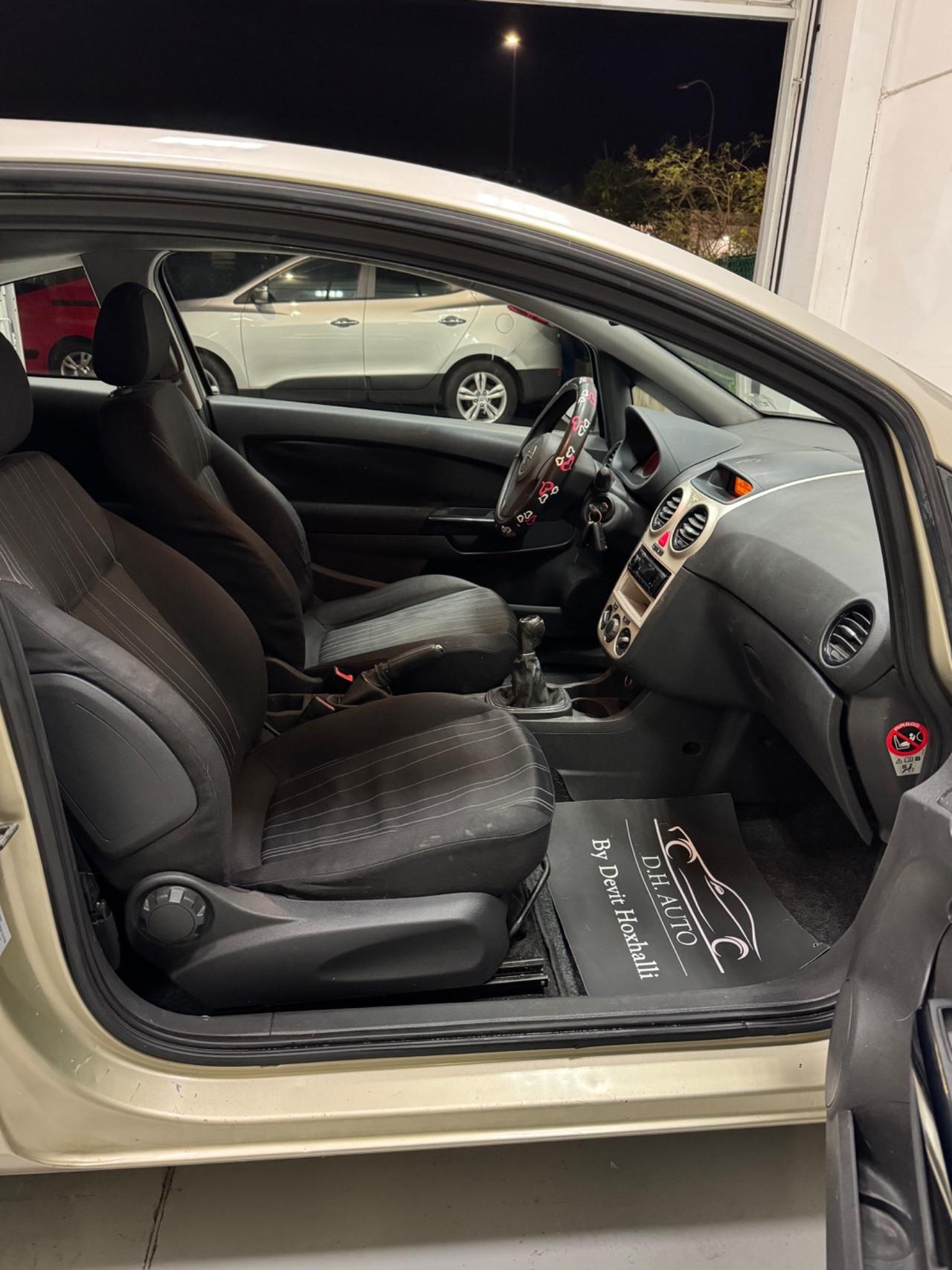 Opel Corsa 1.2 3 porte Sport