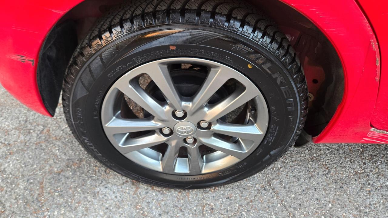 Toyota Yaris 1.0 5 porte Lounge