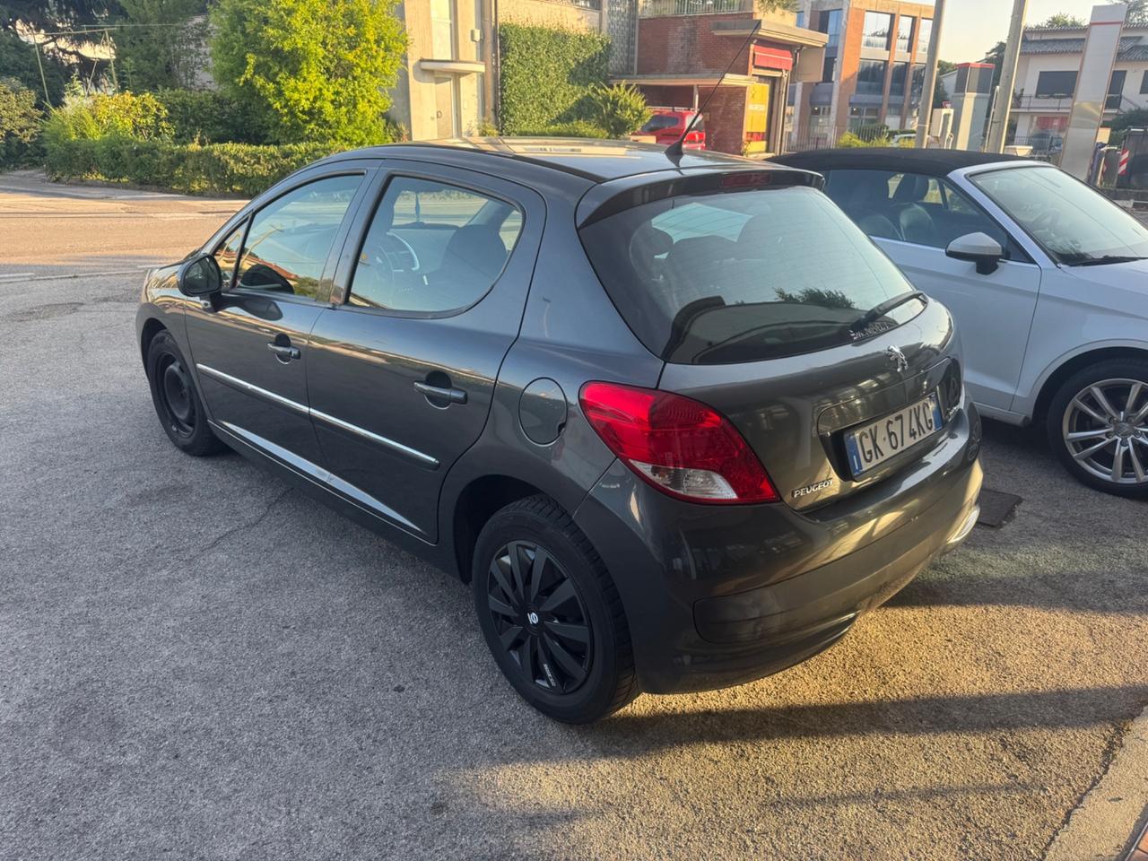 Peugeot 207 1.4 8V HDi 112CV CC Allure