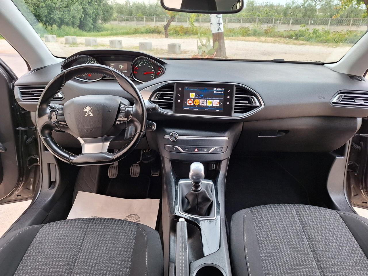 Peugeot 308 1.6HDi 120 cv BERLINA NAVI 2018 PERFETTA