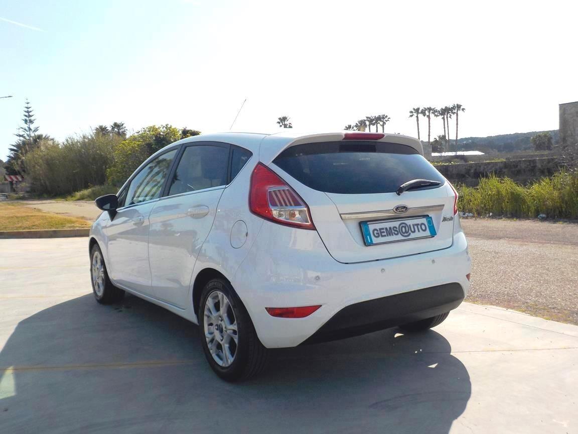 Ford Fiesta 1.5 TDCi 75CV 5 porte Titanium