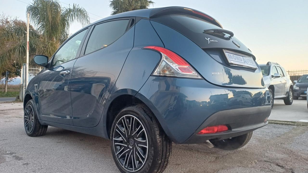 Lancia Ypsilon 1.0 FireFly 5 porte S&S Hybrid Silver 2023 SOLO 5MILA KM
