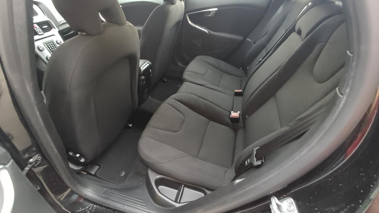 Volvo V40 D2 R-design Euro6 Ok Neopatentati