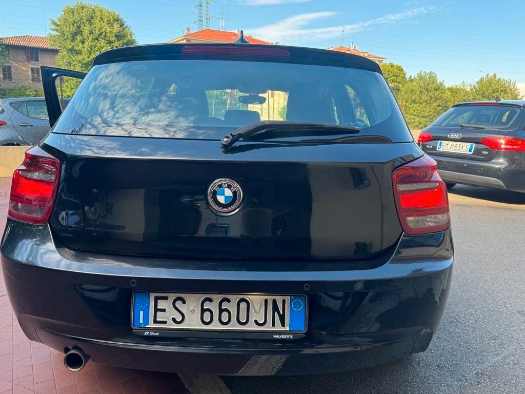 Bmw 118 2.0 2013 d 5p. Unique