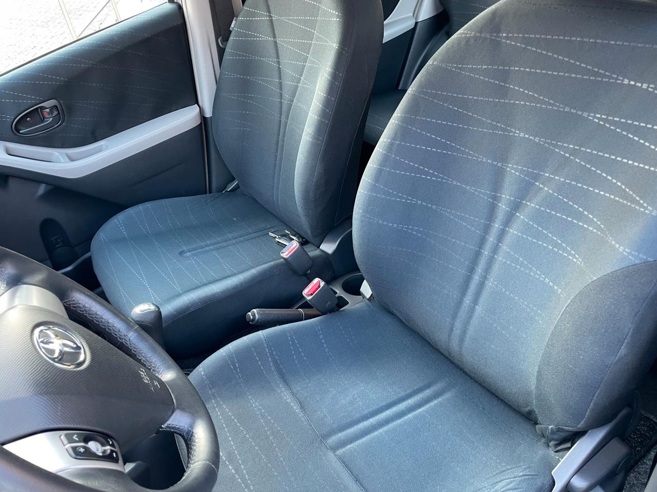 Toyota Yaris 1.3 5 porte Luna