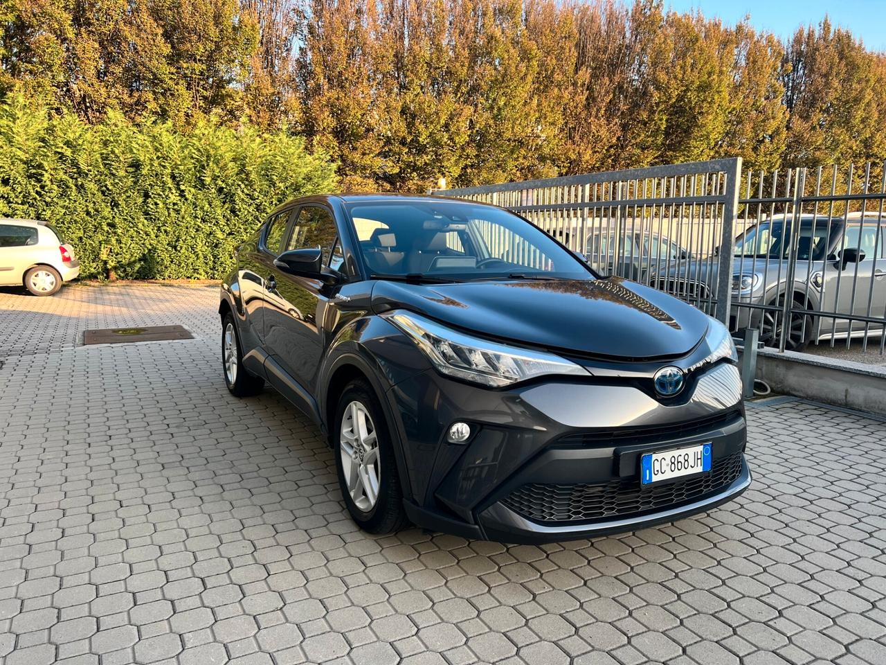 Toyota C-HR 1.8 Hybrid E-CVT Business