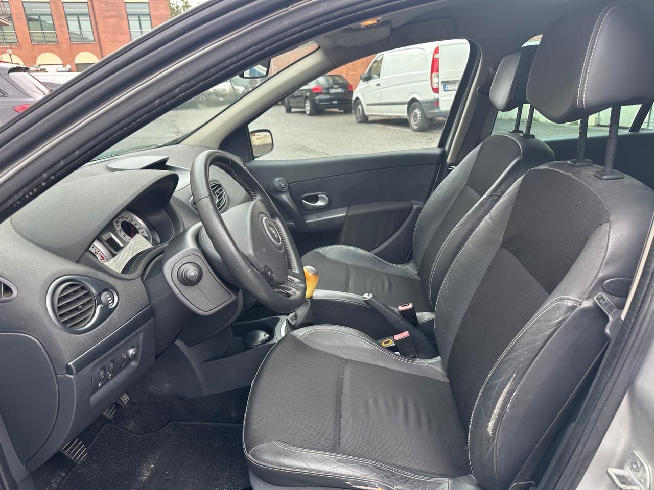 Renault Clio Storia 1.2 16V 5 porte Dynamique