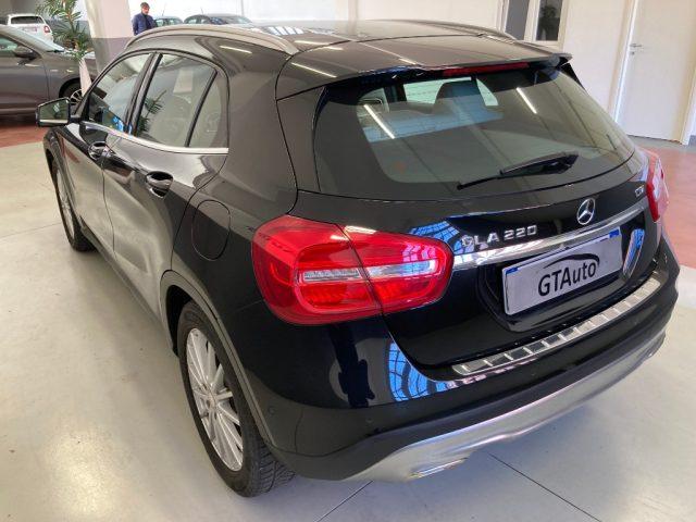 MERCEDES-BENZ GLA 220 d Automatic Business