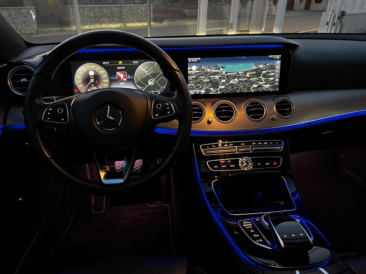 Mercedes-Benz E 220 Premium-TETTO-XENON