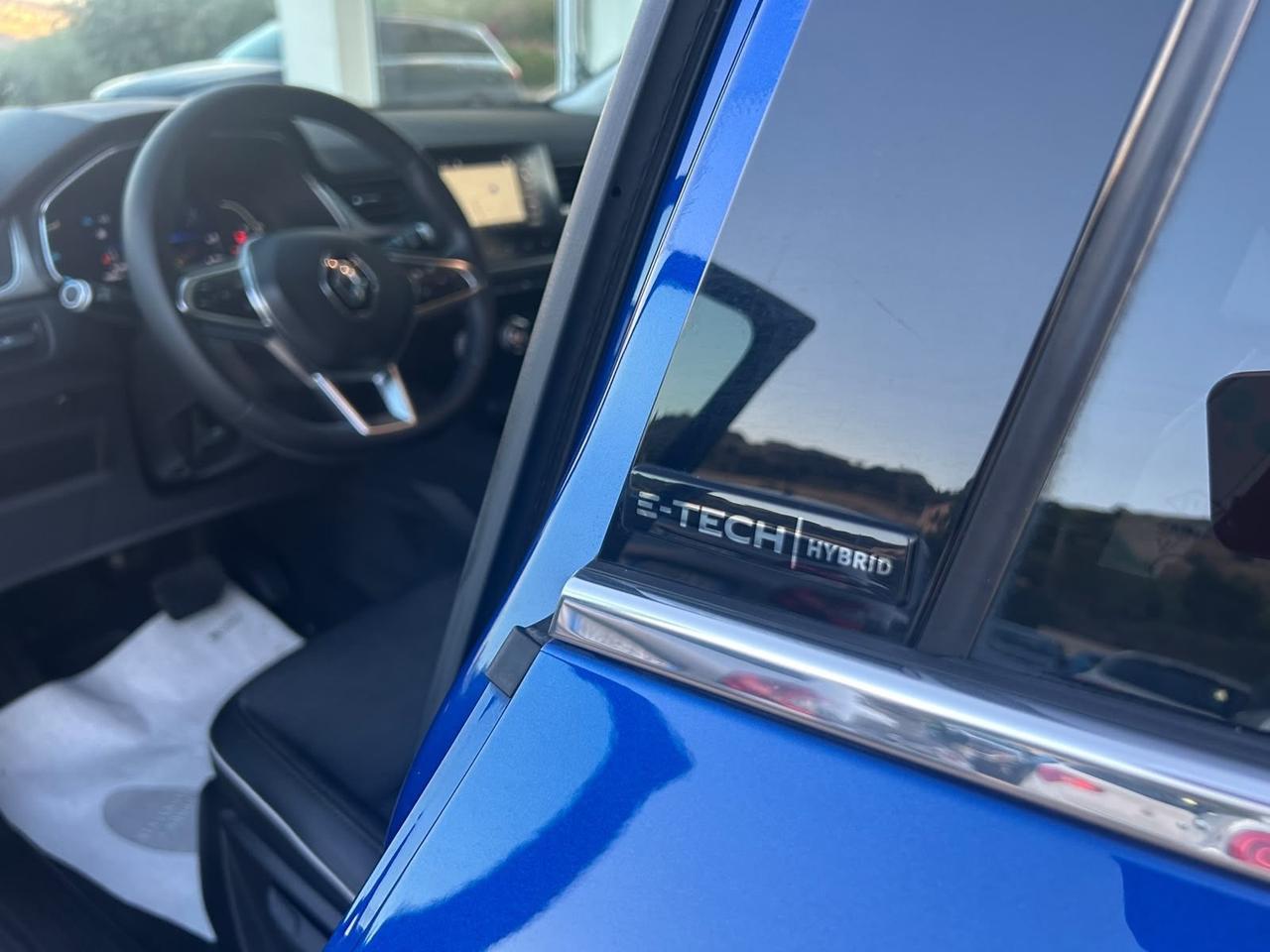 Renault Captur Plug-in Hybrid E-Tech 160 CV Initiale Paris