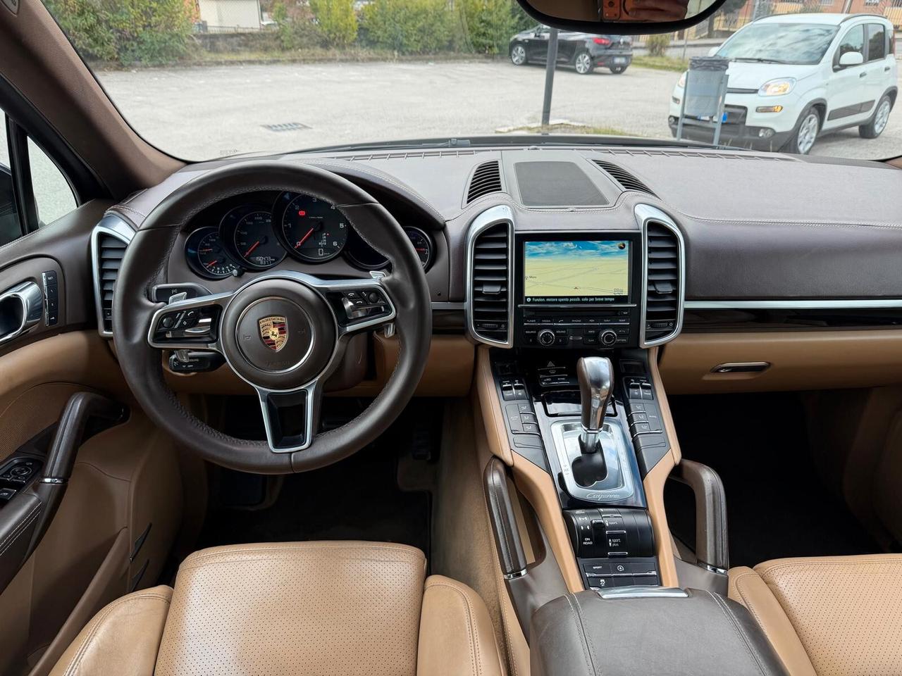 PORSCHE CAYENNE 3.0D/FARI XENO/CERCHI 21/PINZE GIALLE/VETRI PRIV TAG. CERT/PORT ELETTRICO/TELC.POST !!