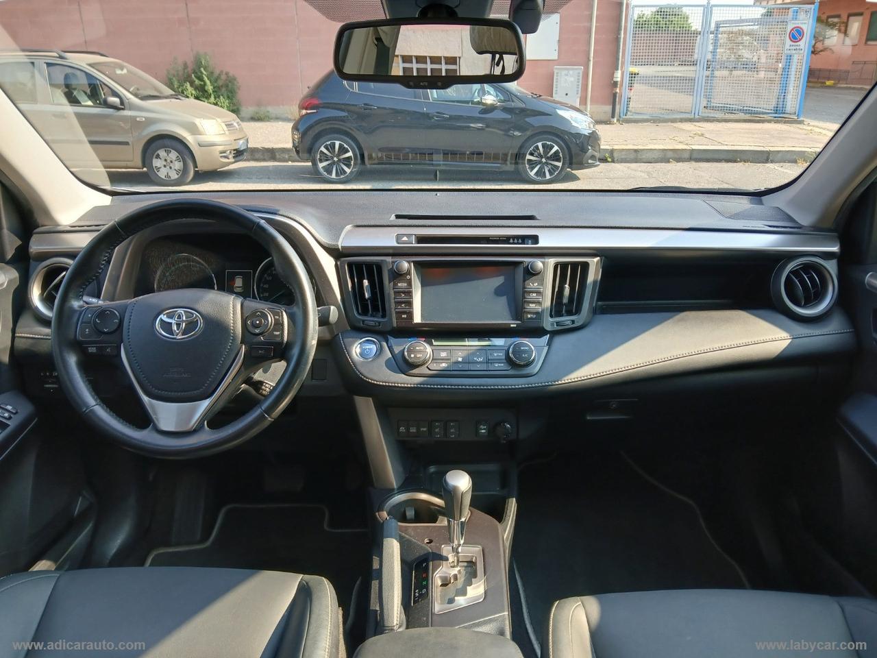 TOYOTA RAV4 2.5 Hybrid 2WD Lounge